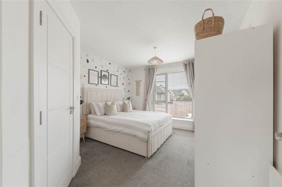 48 Woodbrook Walk