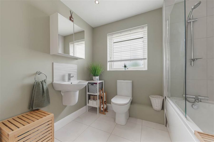 48 Woodbrook Walk