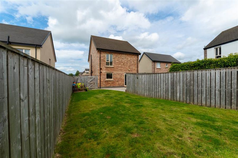 48 Woodbrook Walk