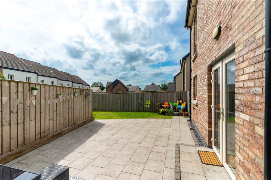 48 Woodbrook Walk