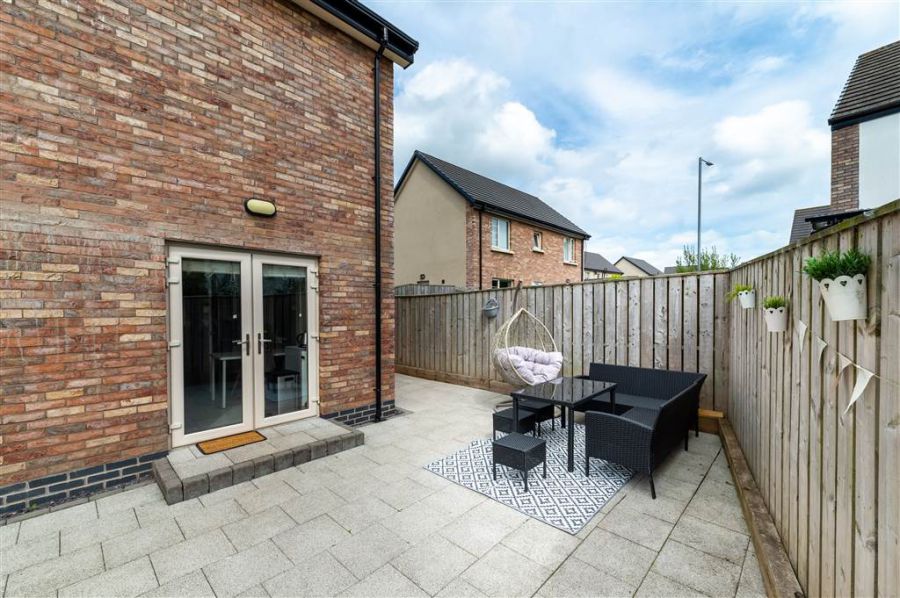 48 Woodbrook Walk