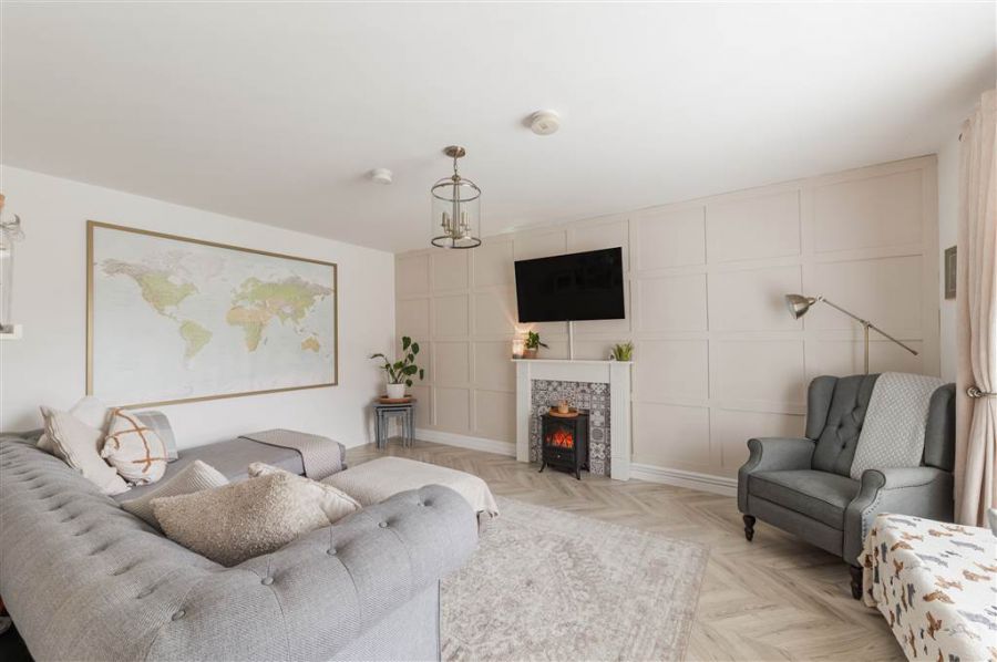 48 Woodbrook Walk