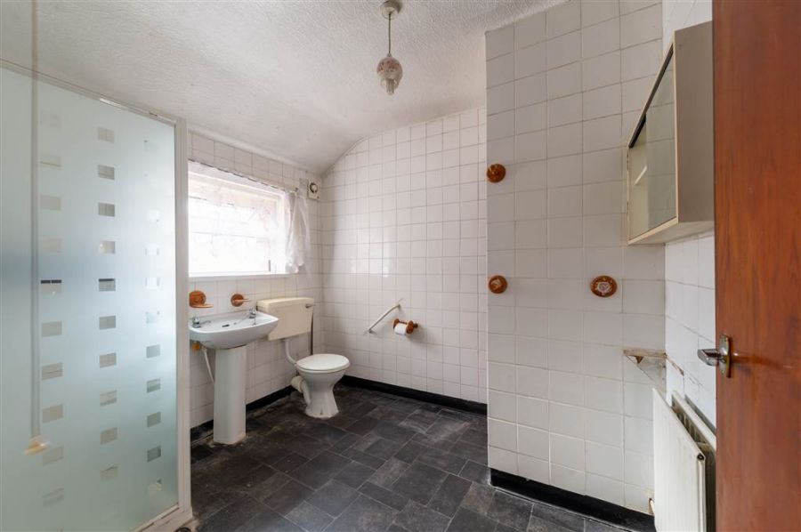 34  Beechmount Parade