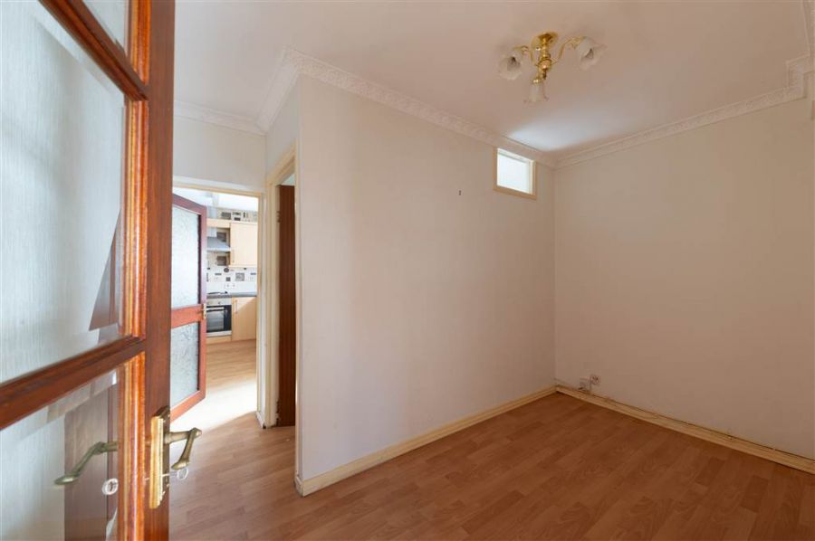 34  Beechmount Parade