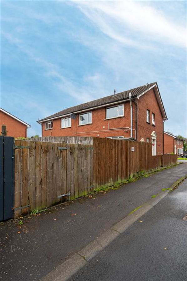 64 Appleton Park