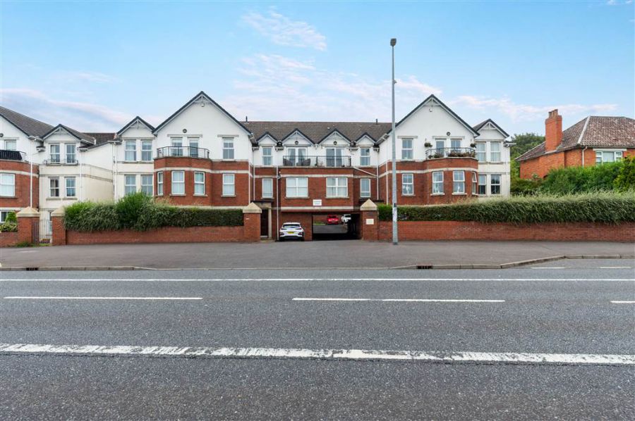 Apt 6 Casement Court