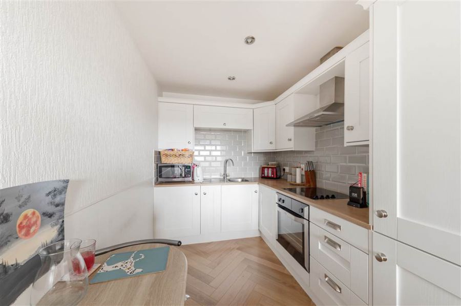 Apt 6 Casement Court