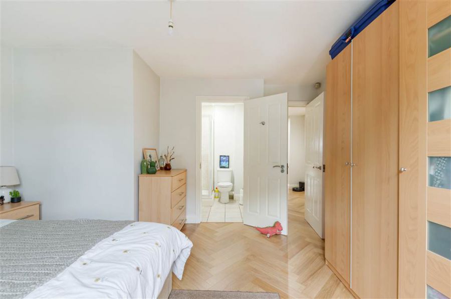 Apt 6 Casement Court