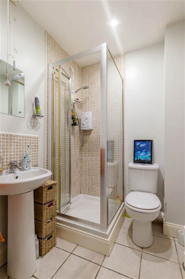 Apt 6 Casement Court