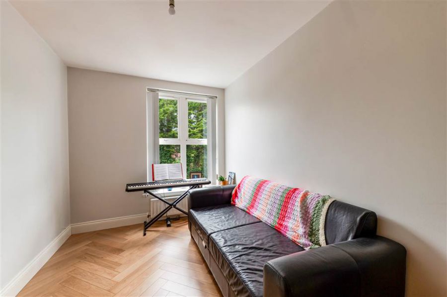 Apt 6 Casement Court