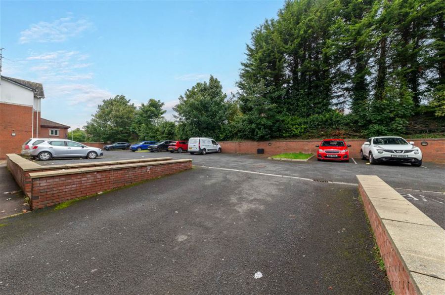 Apt 6 Casement Court
