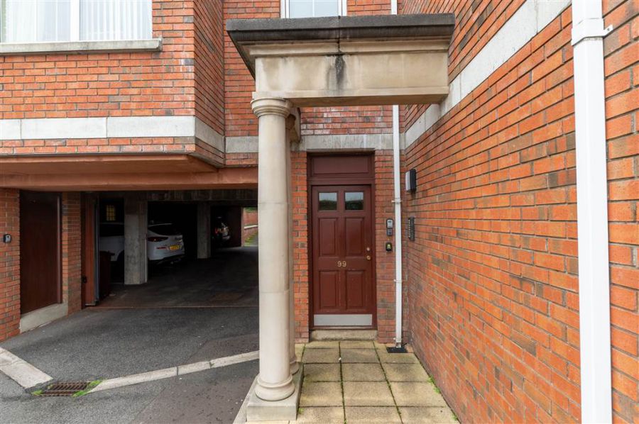Apt 6 Casement Court