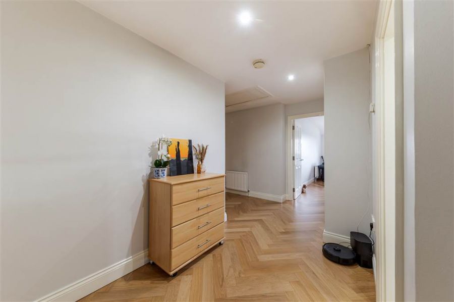 Apt 6 Casement Court