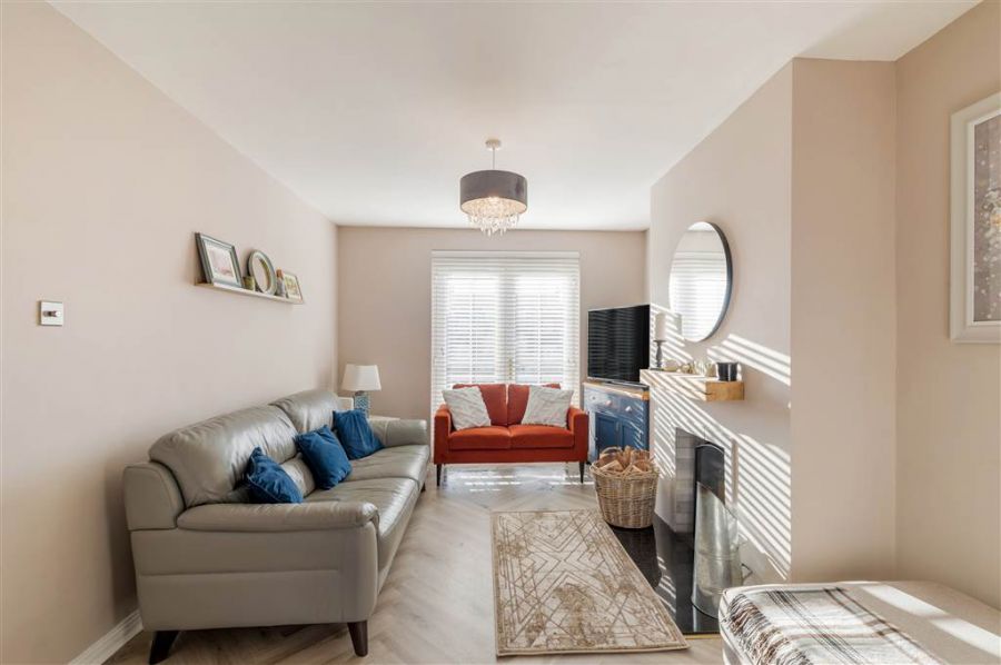 10 Mount Eagles Square