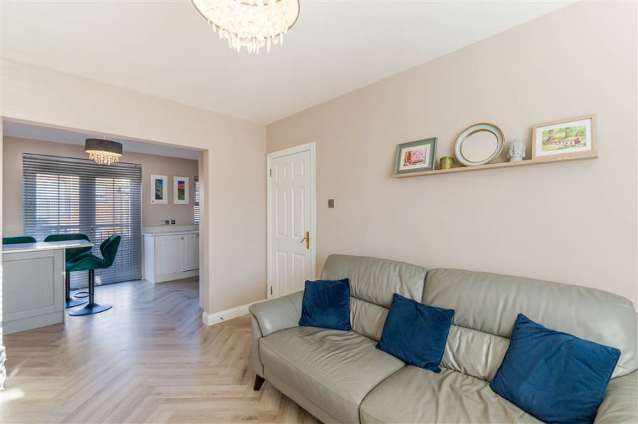 10 Mount Eagles Square