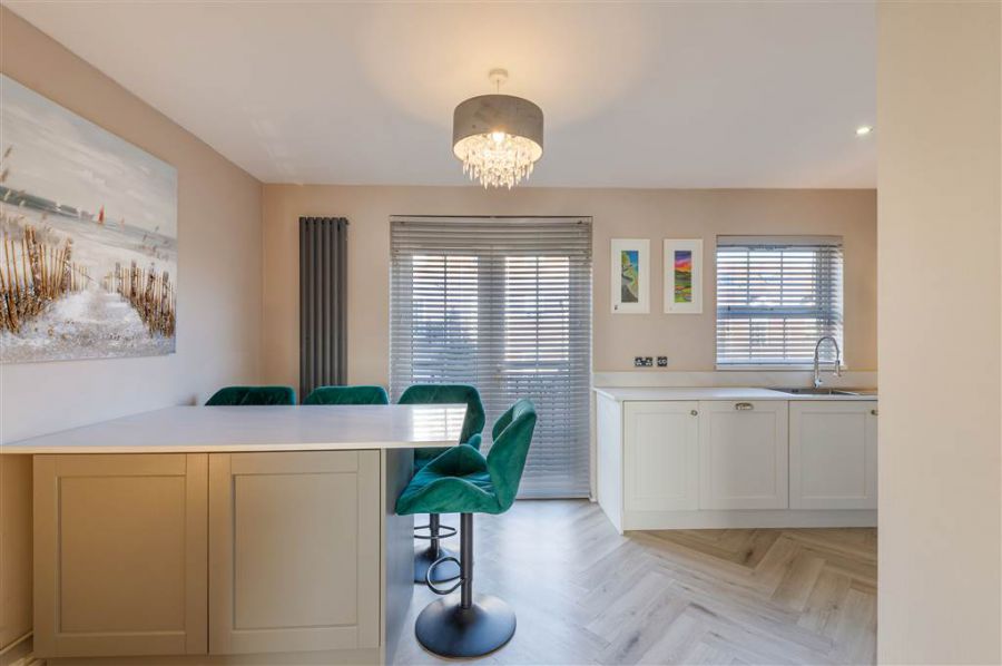 10 Mount Eagles Square