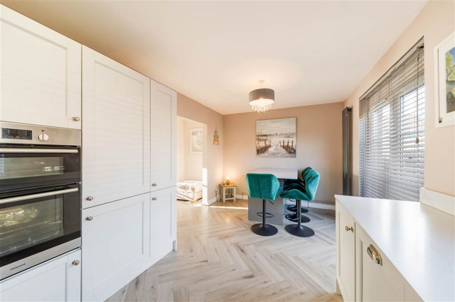 10 Mount Eagles Square