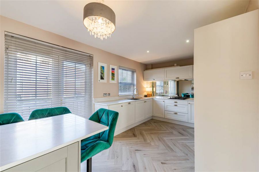 10 Mount Eagles Square