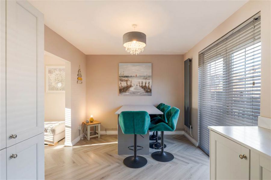 10 Mount Eagles Square