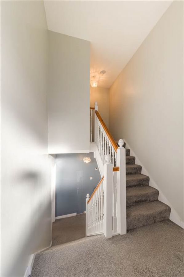 10 Mount Eagles Square