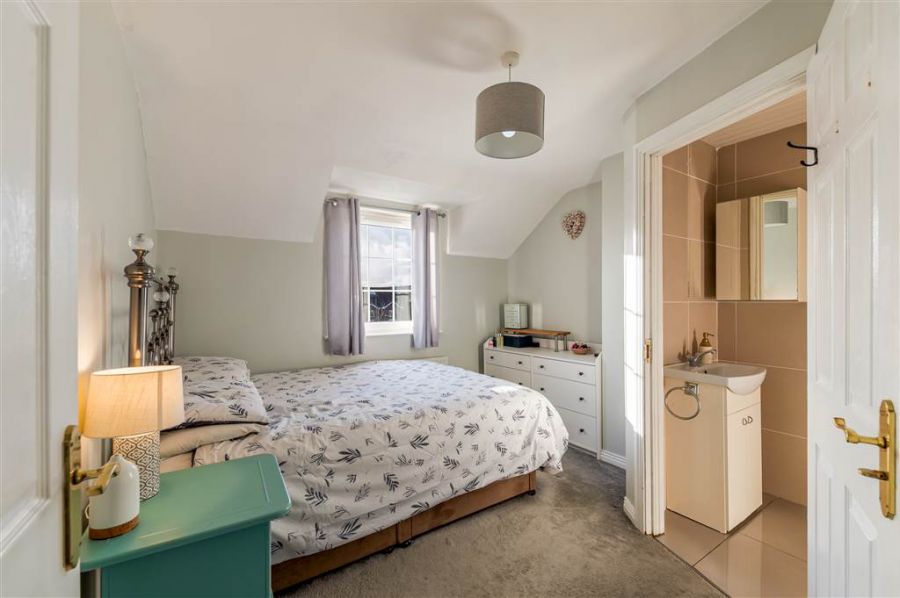 10 Mount Eagles Square