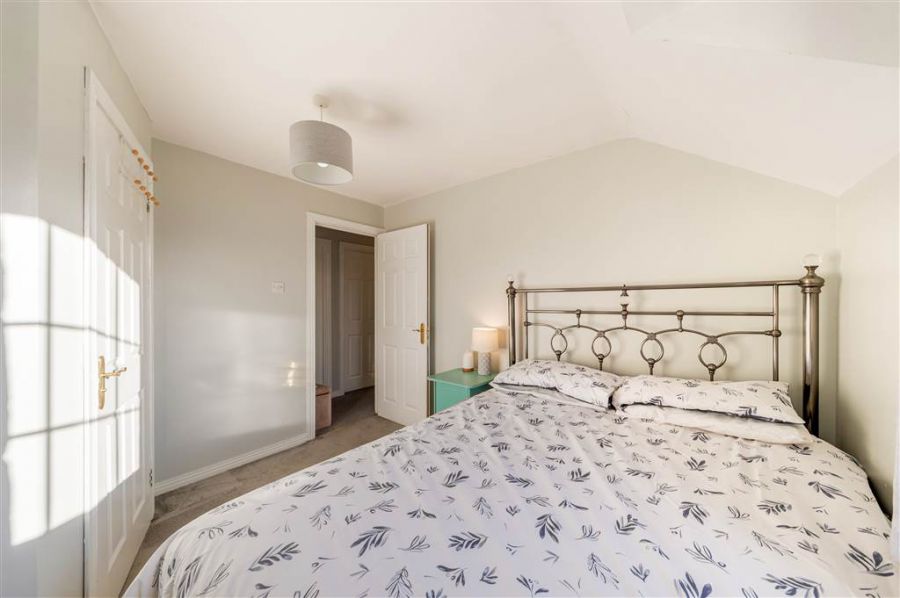 10 Mount Eagles Square