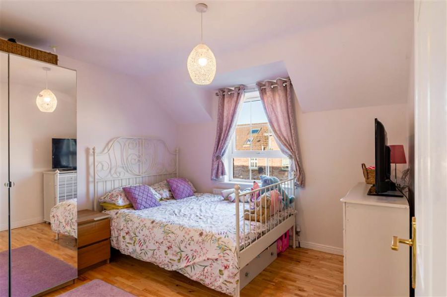 10 Mount Eagles Square