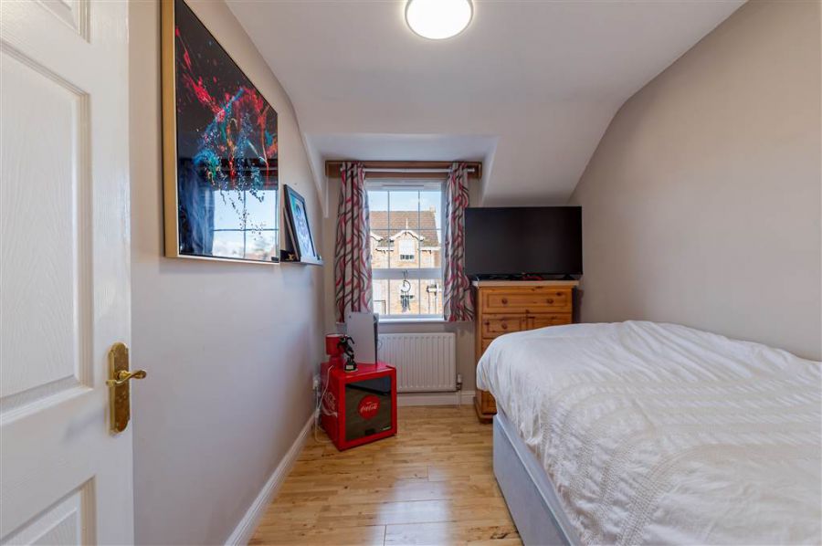 10 Mount Eagles Square