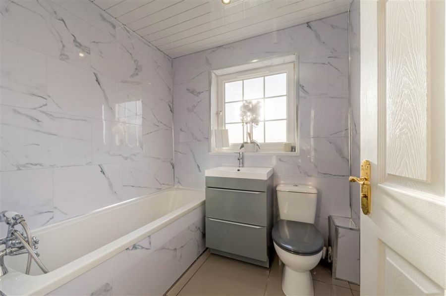 10 Mount Eagles Square