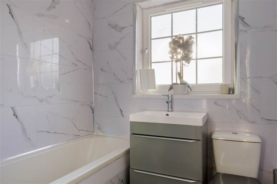 10 Mount Eagles Square