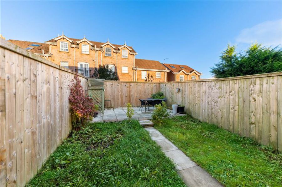 10 Mount Eagles Square