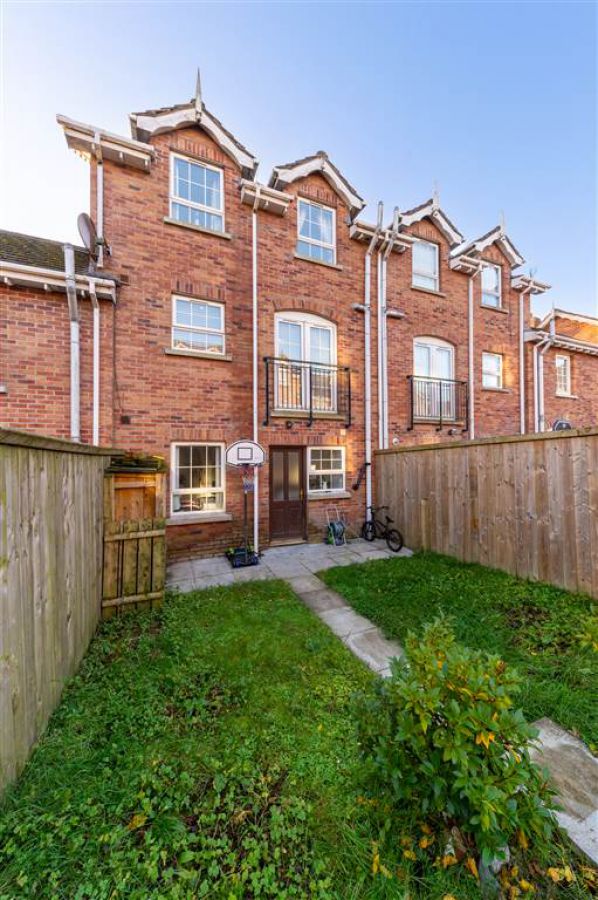 10 Mount Eagles Square