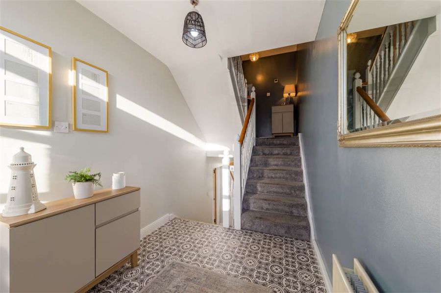 10 Mount Eagles Square