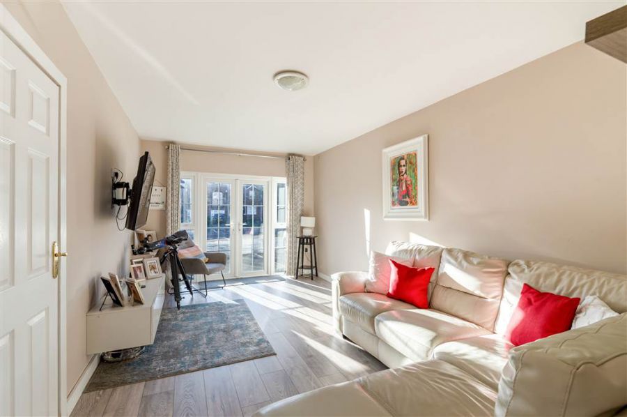 10 Mount Eagles Square