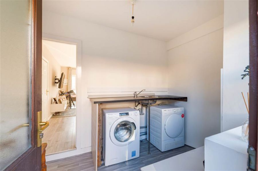 10 Mount Eagles Square