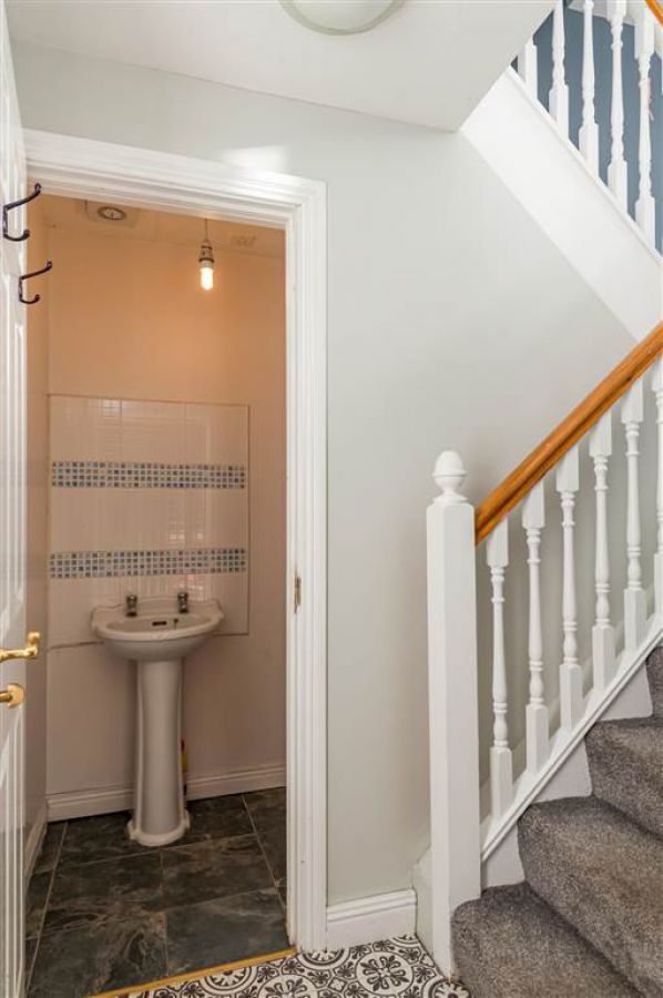 10 Mount Eagles Square