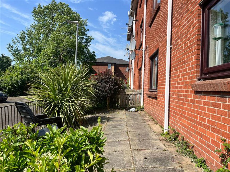 74A Glen Road