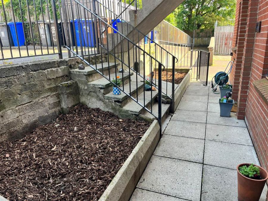 74A Glen Road