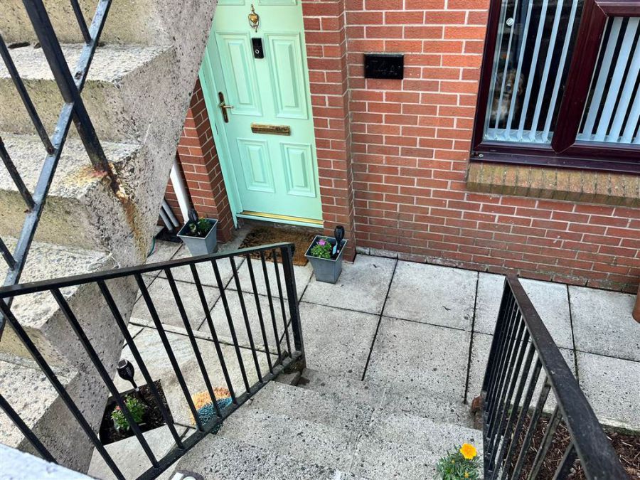 74A Glen Road