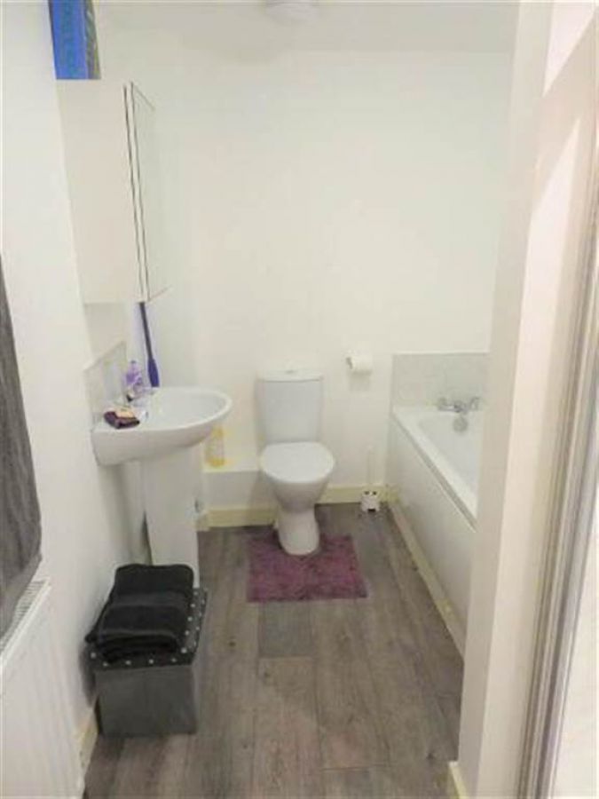 Apt 6  161 Glen Road