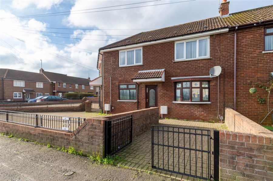 30B Glassmullen Gardens