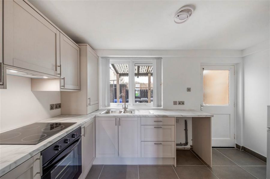 30B Glassmullen Gardens