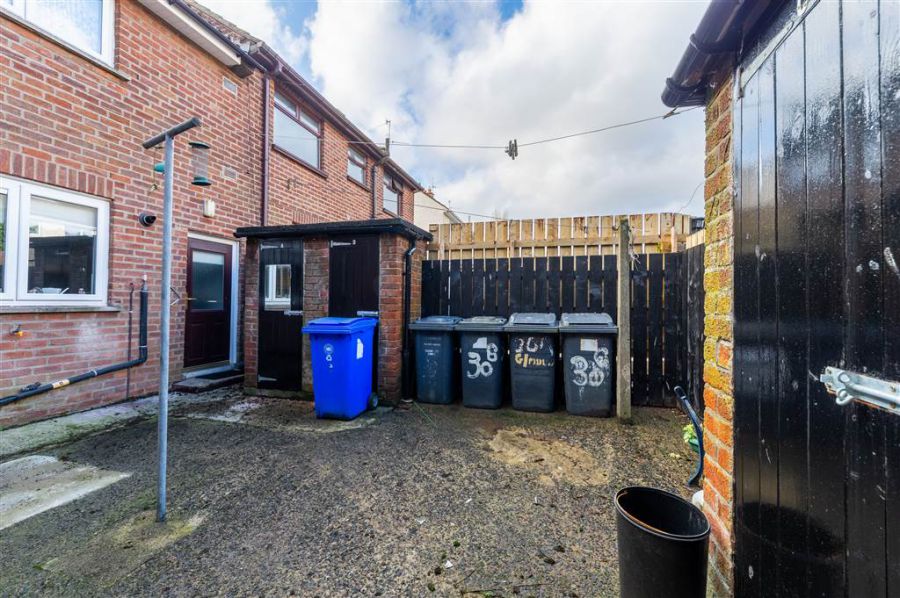 30B Glassmullen Gardens