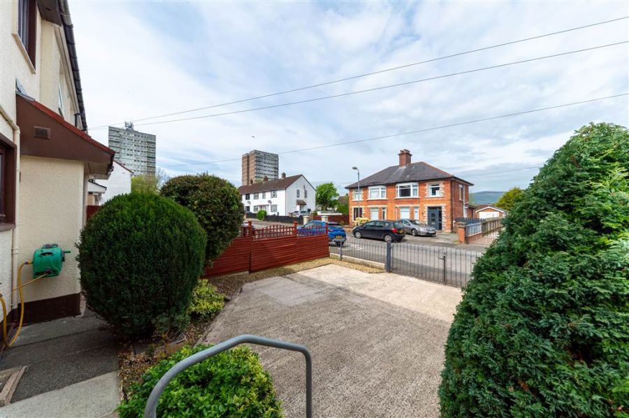 54 Locksley Gardens