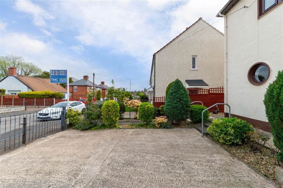 54 Locksley Gardens
