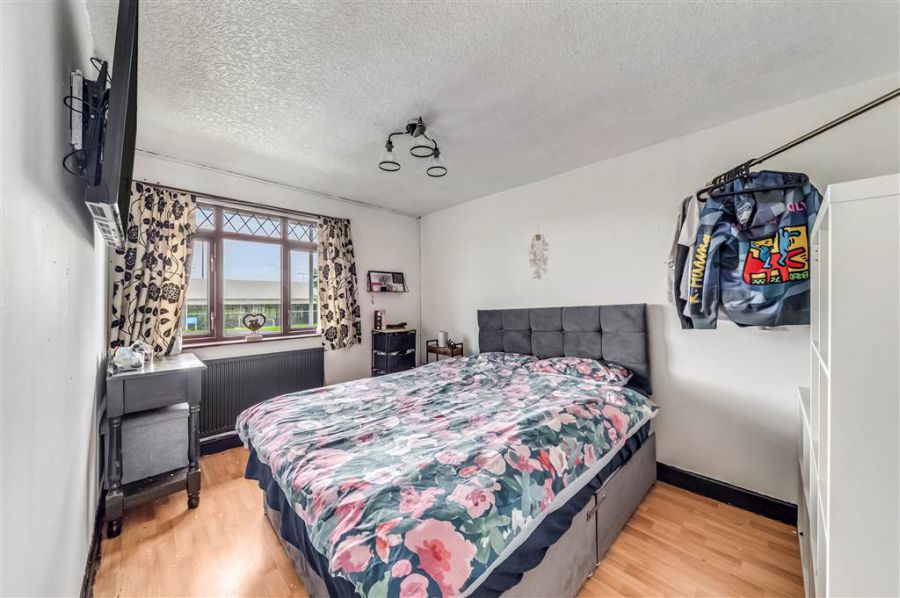 11 Laburnum Way