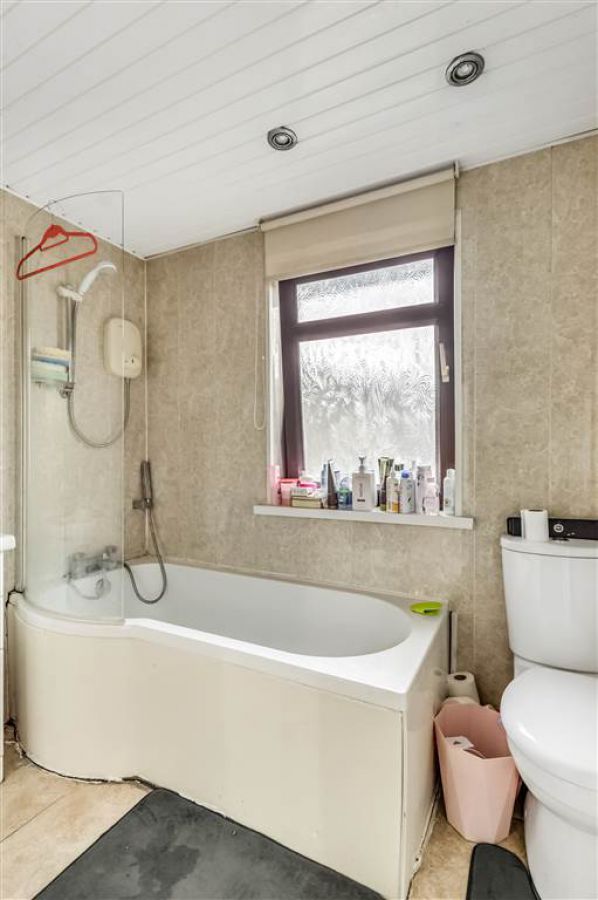 11 Laburnum Way