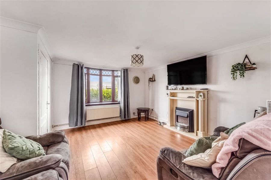 11 Laburnum Way