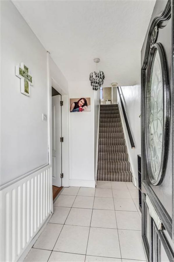 11 Laburnum Way