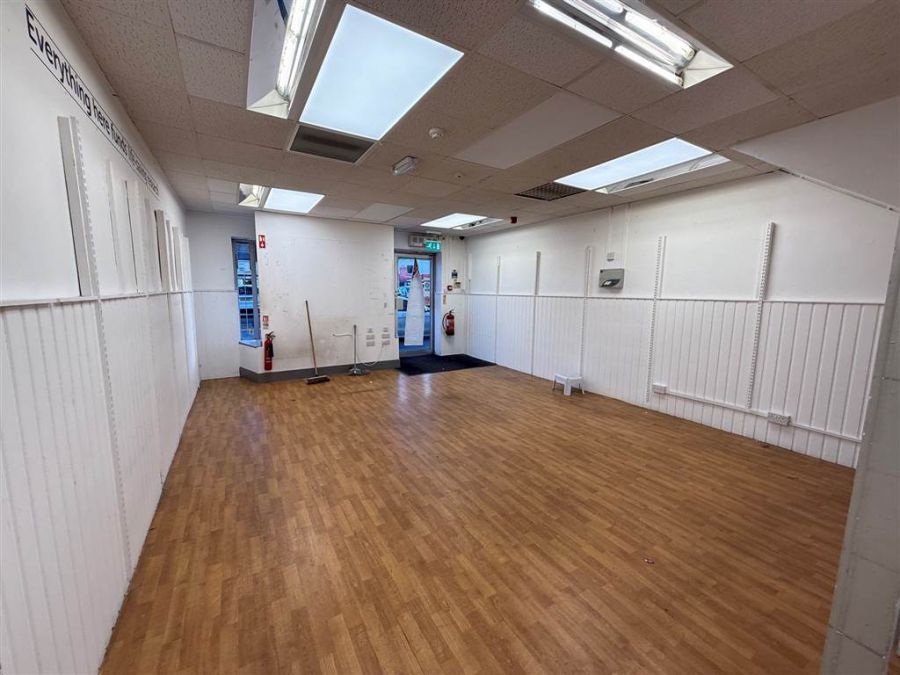 12 Smithfield Square